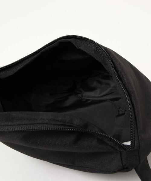 PARKS TOKYO SELECT（パークストウキョウセレクト）の「【AS COLOUR/エーエス・カラー】WAIST CONTRAST BAG ボディバッグ (UN)（ボディバッグ/ウエストポーチ・メンズ・ブラック/ネイビー/グレー/オリーブドラブ・FREE）」の6枚目の写真