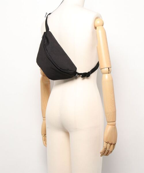 PARKS TOKYO SELECT（パークストウキョウセレクト）の「【AS COLOUR/エーエス・カラー】WAIST CONTRAST BAG ボディバッグ (UN)（ボディバッグ/ウエストポーチ・メンズ・ブラック/ネイビー/グレー/オリーブドラブ・FREE）」の8枚目の写真