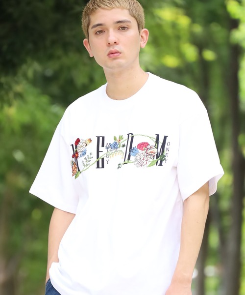 M.E.D.M（エムイーディーエム）の「M.E.D.M/エムイーディーエム MEDM Flowers Tee / MEDM Tシャツ（Tシャツ/カットソー・メンズ・ホワイト/ブラック・M/L/XL）」の3枚目の写真