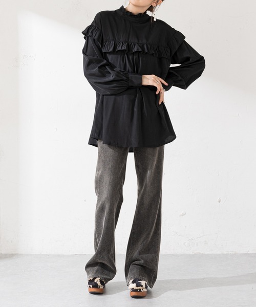 ブラックフリル付き長袖ブラウス DISCOAT（ディスコート）の「《新色追加》【WEB限定】フリル長袖