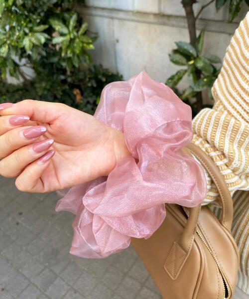 INGNI（イング）の「BIGオーガンジーシュシュ（シュシュ・レディース・ブラック/ベージュ/カーキ/ピンク/アイボリー・ONE SIZE）」の10枚目の写真