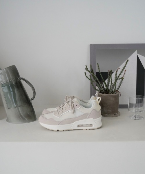 ORTR（オーアールティーアール）の「厚底エアスニーカー OT3717（スニーカー・レディース・ホワイト/ブラック・40/38/35/36/37/39）」の5枚目の写真