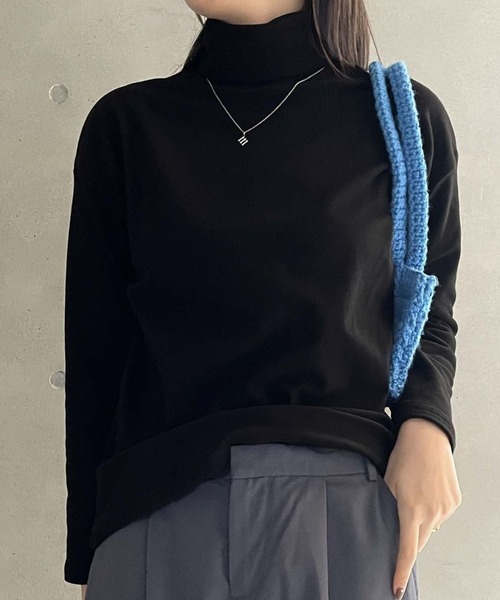 Ulysses（ユリシス）の「ハイネックシンプルカットソー（Tシャツ/カットソー・レディース・ホワイト/ブラック/グレー/ベージュ/ブラウン/ライトブラウン/ネイビー/ホワイト系その他/ブラック系その他・S/M/L）」の4枚目の写真