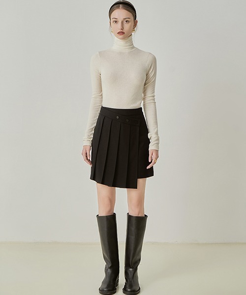 Fano Studios（ファノ ストゥディオズ）の「【Fano Studios】Asymmetry waist pleated skirt FD21B012（スカート・レディース・ブラック・L/M/S）」の3枚目の写真