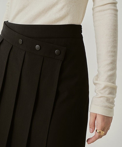 Fano Studios（ファノ ストゥディオズ）の「【Fano Studios】Asymmetry waist pleated skirt FD21B012（スカート・レディース・ブラック・L/M/S）」の8枚目の写真