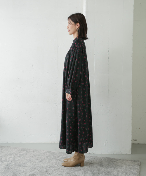 URBAN RESEARCH DOORS（アーバンリサーチドアーズ）の「フラワープリントワンピース（ワンピース・レディース・ブラック/ネイビー・ONE）」の14枚目の写真