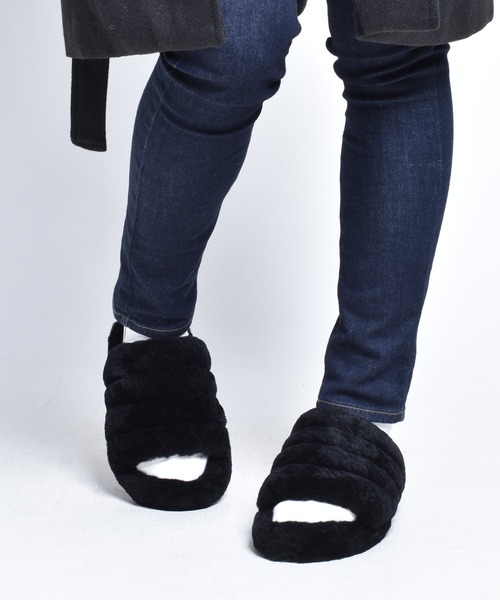 UGG(アグ)の「【UGG / アグ】FLUFF YEAH SLIDE フラッフイヤースライド / ムートンサンダル(サンダル・レディース・ブラック/チャコールグレー/ナチュラル・37/35/39)」の10枚目の写真