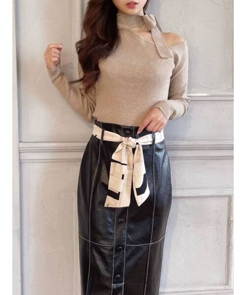 RESEXXY(リゼクシー)の「ワンショルチョーカーニット(ニット/セーター・レディース・ホワイト/ブラック/ベージュ/ミント・FREE)」の4枚目の写真