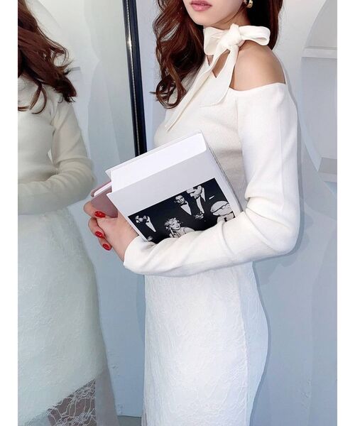 RESEXXY(リゼクシー)の「ワンショルチョーカーニット(ニット/セーター・レディース・ホワイト/ブラック/ベージュ/ミント・FREE)」の2枚目の写真