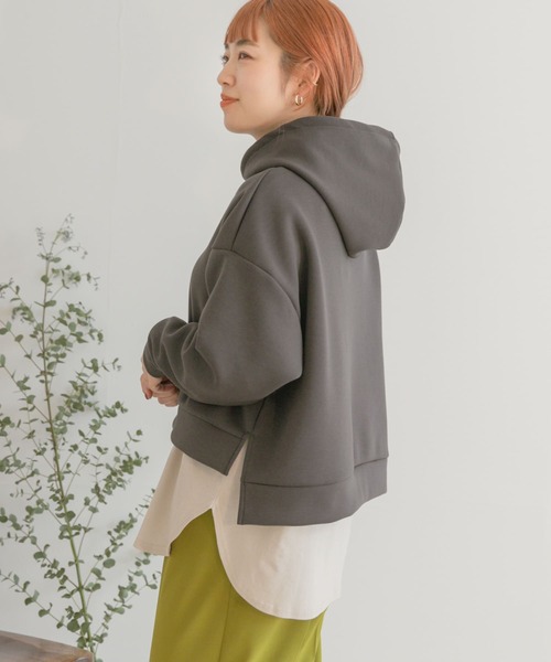 ITEMS URBANRESEARCH（アイテムズ アーバンリサーチ）の「ダンボールプルパーカー（パーカー・レディース・チャコールグレー/カーキ/アイボリー・FREE）」の3枚目の写真