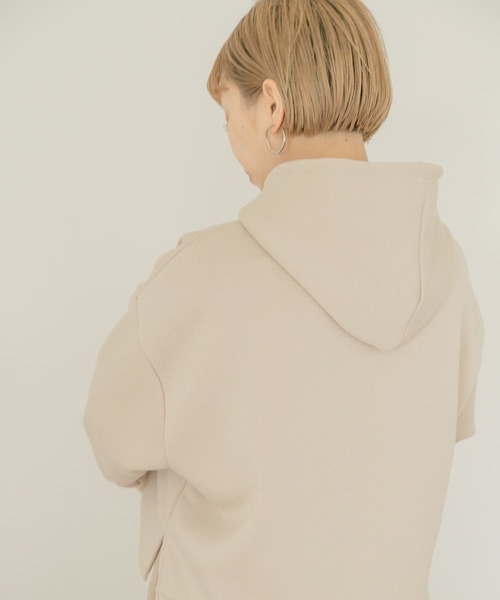 ITEMS URBANRESEARCH（アイテムズ アーバンリサーチ）の「ダンボールプルパーカー（パーカー・レディース・チャコールグレー/カーキ/アイボリー・FREE）」の7枚目の写真