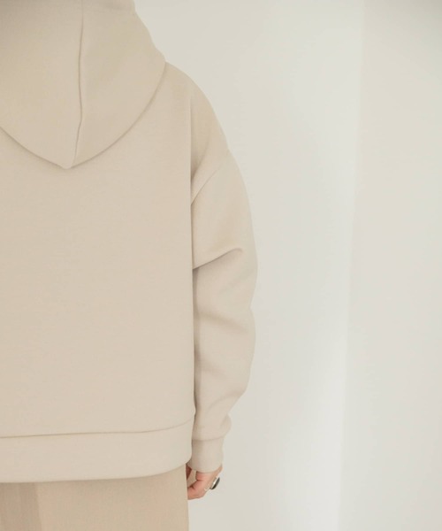 ITEMS URBANRESEARCH（アイテムズ アーバンリサーチ）の「ダンボールプルパーカー（パーカー・レディース・チャコールグレー/カーキ/アイボリー・FREE）」の8枚目の写真