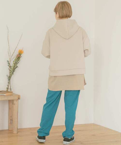 ITEMS URBANRESEARCH（アイテムズ アーバンリサーチ）の「ダンボールプルパーカー（パーカー・レディース・チャコールグレー/カーキ/アイボリー・FREE）」の10枚目の写真