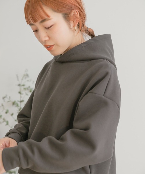 ITEMS URBANRESEARCH（アイテムズ アーバンリサーチ）の「ダンボールプルパーカー（パーカー・レディース・チャコールグレー/カーキ/アイボリー・FREE）」の15枚目の写真