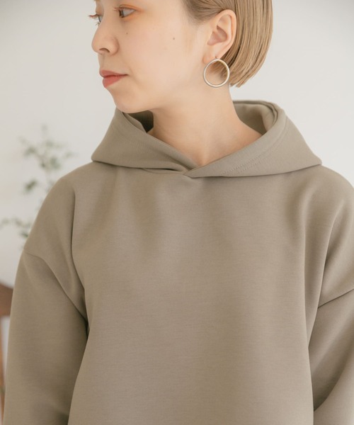 ITEMS URBANRESEARCH（アイテムズ アーバンリサーチ）の「ダンボールプルパーカー（パーカー・レディース・チャコールグレー/カーキ/アイボリー・FREE）」の16枚目の写真