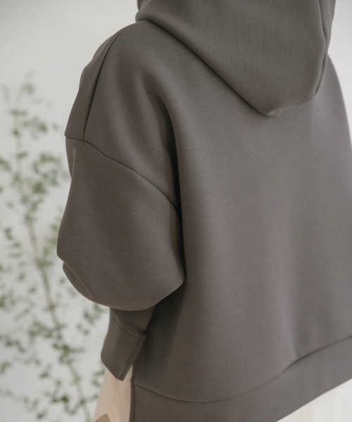 ITEMS URBANRESEARCH（アイテムズ アーバンリサーチ）の「ダンボールプルパーカー（パーカー・レディース・チャコールグレー/カーキ/アイボリー・FREE）」の19枚目の写真