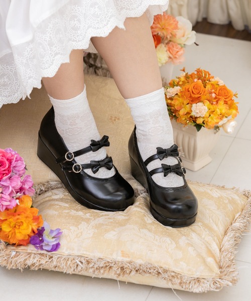 BODYLINE（ボディライン）の「リボンダブルストラップ ウェッジソールシューズ（パンプス・レディース・レッド/サックスブルー/ブラック×ホワイト/ブラック×ブラック/ホワイト×ピンク・24.0cm/22.5cm/23.5cm/24.5cm/23.0cm）」の4枚目の写真