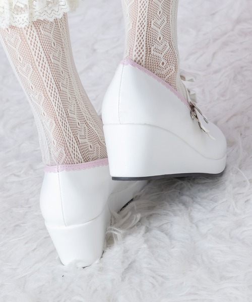 BODYLINE（ボディライン）の「リボンダブルストラップ ウェッジソールシューズ（パンプス・レディース・レッド/サックスブルー/ブラック×ホワイト/ブラック×ブラック/ホワイト×ピンク・24.0cm/22.5cm/23.5cm/24.5cm/23.0cm）」の13枚目の写真