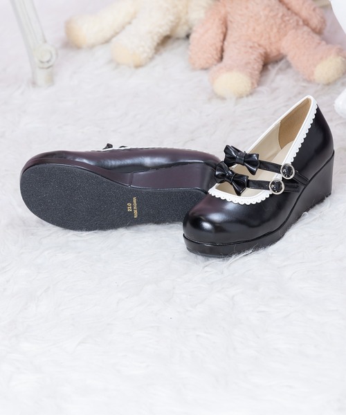 BODYLINE（ボディライン）の「リボンダブルストラップ ウェッジソールシューズ（パンプス・レディース・レッド/サックスブルー/ブラック×ホワイト/ブラック×ブラック/ホワイト×ピンク・24.0cm/22.5cm/23.5cm/24.5cm/23.0cm）」の11枚目の写真