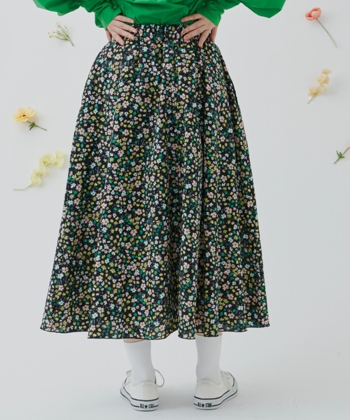 MERLOT（メルロー）の「おはなギャザースカート（スカート・レディース・ホワイト/ブラック/グリーン・FREE）」の9枚目の写真