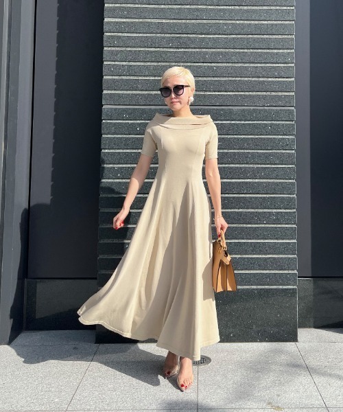 JENNE(ジェンヌ)の「オフショルダー フレアニットワンピース(ワンピース・レディース・ベージュ/ネイビー/ブラック・X-LARGE/SMALL/MEDIUM/LARGE)」の11枚目の写真