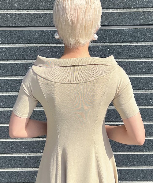 JENNE(ジェンヌ)の「オフショルダー フレアニットワンピース(ワンピース・レディース・ベージュ/ネイビー/ブラック・X-LARGE/SMALL/MEDIUM/LARGE)」の13枚目の写真