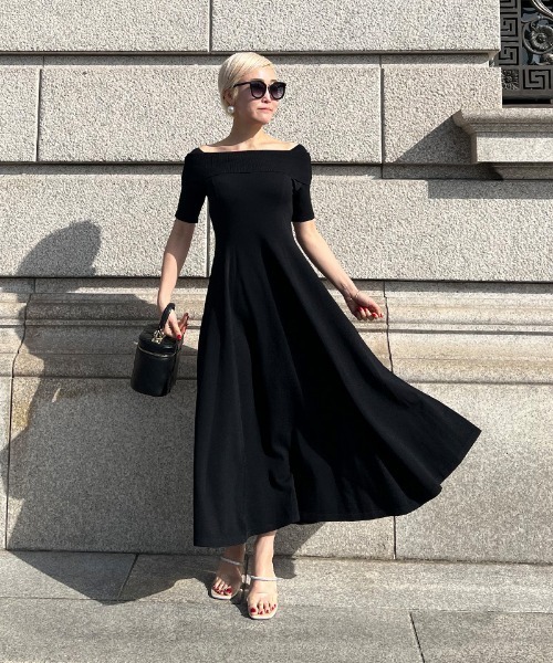 JENNE(ジェンヌ)の「オフショルダー フレアニットワンピース(ワンピース・レディース・ベージュ/ネイビー/ブラック・X-LARGE/SMALL/MEDIUM/LARGE)」の15枚目の写真