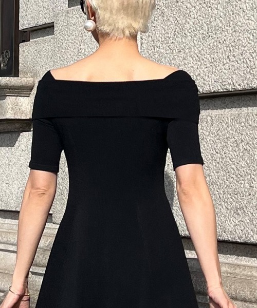 JENNE(ジェンヌ)の「オフショルダー フレアニットワンピース(ワンピース・レディース・ベージュ/ネイビー/ブラック・X-LARGE/SMALL/MEDIUM/LARGE)」の17枚目の写真