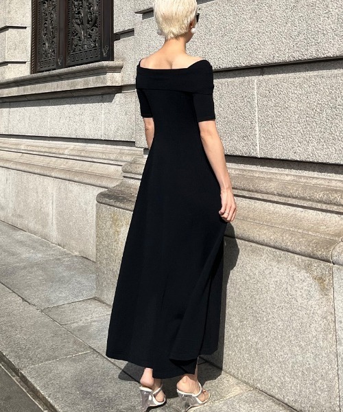 JENNE(ジェンヌ)の「オフショルダー フレアニットワンピース(ワンピース・レディース・ベージュ/ネイビー/ブラック・X-LARGE/SMALL/MEDIUM/LARGE)」の20枚目の写真