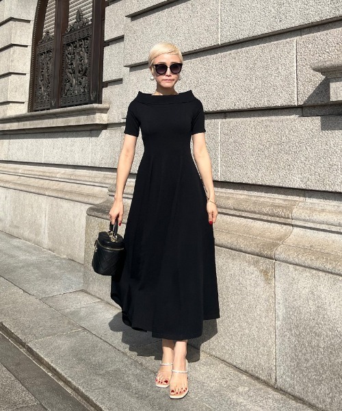 JENNE(ジェンヌ)の「オフショルダー フレアニットワンピース(ワンピース・レディース・ベージュ/ネイビー/ブラック・X-LARGE/SMALL/MEDIUM/LARGE)」の22枚目の写真