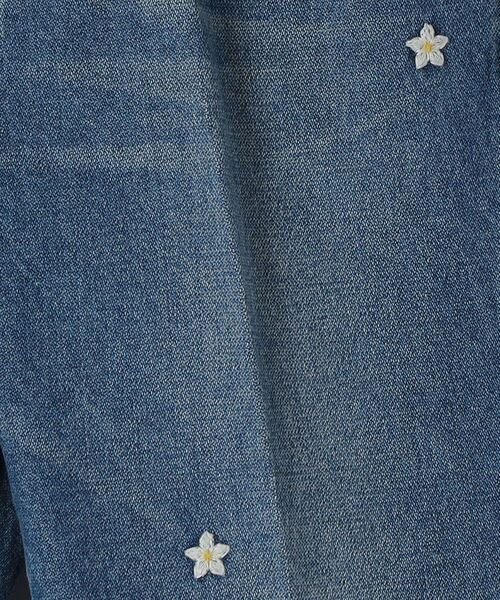 SHIPS（シップス）の「Wrangler:エンブロイダリーフレアデニム（その他パンツ・レディース・ライトブルー・SMALL/MEDIUM）」の7枚目の写真