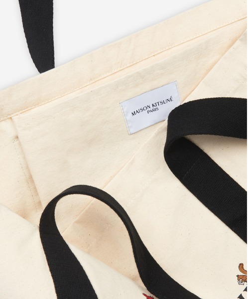 Maison Kitsune(メゾンキツネ)の「OLY PALAIS ROYAL SHOPPING BAG(トートバッグ・メンズ・キナリ・U)」の4枚目の写真