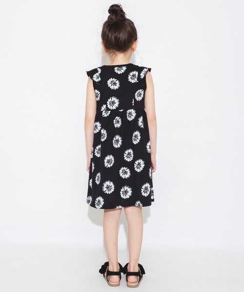 BRANSHES（ブランシェス）の「【WEB限定】無地/花柄肩フリル半袖ワンピース（ワンピース・キッズ・ブラック/ピンク/ブルー・130/100/120/110/150/140）」の7枚目の写真