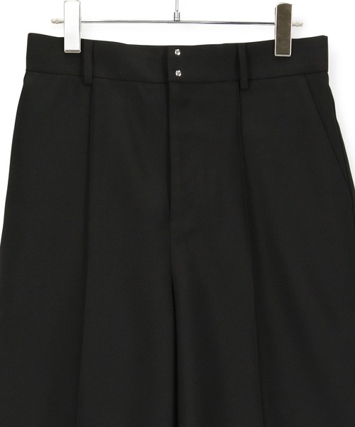 ADAM ET ROPE'(アダムエロペ)の「【サステナブル】ハーフパンツ(その他パンツ・レディース・ホワイト/ブラック・38/36)」の4枚目の写真