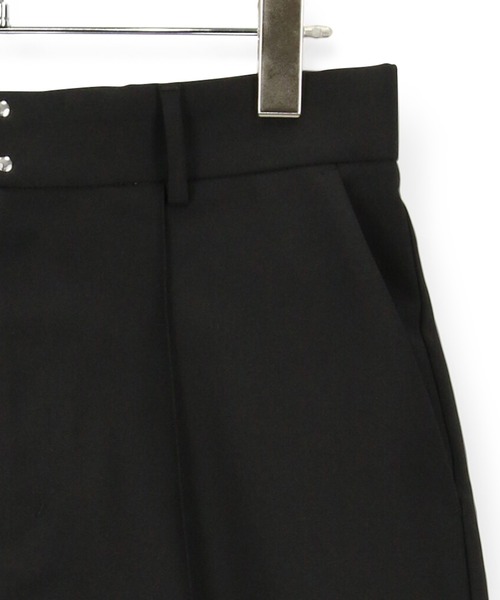 ADAM ET ROPE'(アダムエロペ)の「【サステナブル】ハーフパンツ(その他パンツ・レディース・ホワイト/ブラック・38/36)」の6枚目の写真