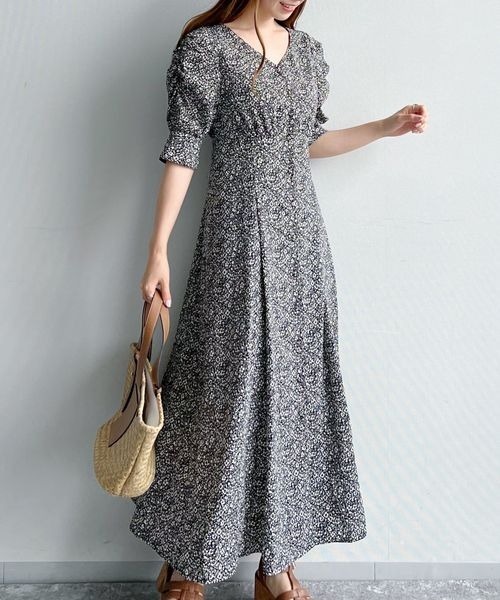 mysty woman（ミスティウーマン）の「袖コンシャスエンパイアワンピ 275295（ワンピース・レディース・アイボリー/グリーン系その他/ブラック/ブラック系/ベージュ/グリーン・FREE）」の4枚目の写真