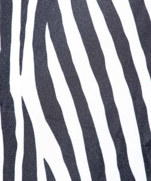 JEANASIS（ジーナシス）の「アソートガラオリタタミカサ（折りたたみ傘・レディース・ホワイト系その他/ブラック系その他/ブルー系その他/ゼブラ・FREE）」の11枚目の写真