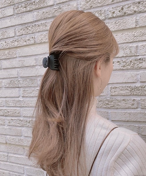 TONE SELECT GOODS(トーンセレクトグッズ)の「【pur chouchou】マットカラーラウンドヘアクリップ(バレッタ/ヘアクリップ・レディース・ブラウン/ベージュ/ブラック/グレー/レッド/ピンク/ネイビー/キャメル/その他4/その他1/その他2/その他3・FREE)」の11枚目の写真