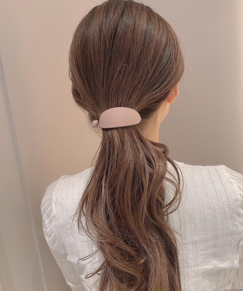 TONE SELECT GOODS(トーンセレクトグッズ)の「【pur chouchou】マットカラーラウンドヘアクリップ(バレッタ/ヘアクリップ・レディース・ブラウン/ベージュ/ブラック/グレー/レッド/ピンク/ネイビー/キャメル/その他4/その他1/その他2/その他3・FREE)」の4枚目の写真