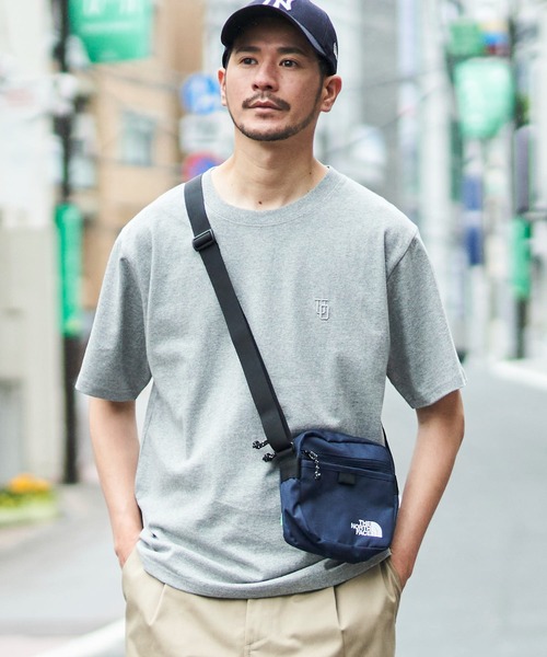 UNIVERSAL OVERALL(ユニバーサルオーバーオール)の「【UNIVERSAL OVERALL】EMBROIDERY TEE / ワンポイント刺繍半袖Tシャツ(Tシャツ/カットソー・メンズ・ブラック/グレー/グリーン/ネイビー/ホワイト・X-LARGE/MEDIUM/LARGE/SMALL)」の16枚目の写真