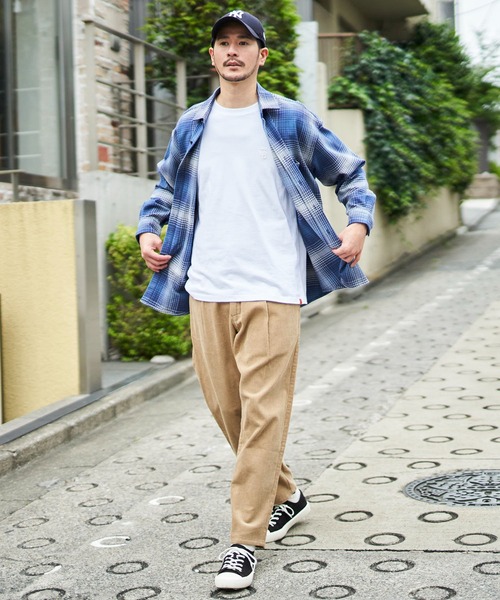 UNIVERSAL OVERALL(ユニバーサルオーバーオール)の「【UNIVERSAL OVERALL】EMBROIDERY TEE / ワンポイント刺繍半袖Tシャツ(Tシャツ/カットソー・メンズ・ブラック/グレー/グリーン/ネイビー/ホワイト・X-LARGE/MEDIUM/LARGE/SMALL)」の9枚目の写真