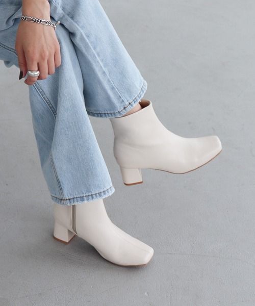 EVOL(イーボル)の「【EVOL】ソフトスクエアショートブーツ IT9920(ブーツ・レディース・ブラック系その他/アイボリー/ベージュ/ブラック/シルバー/モカ・S/M/L/LL)」の2枚目の写真