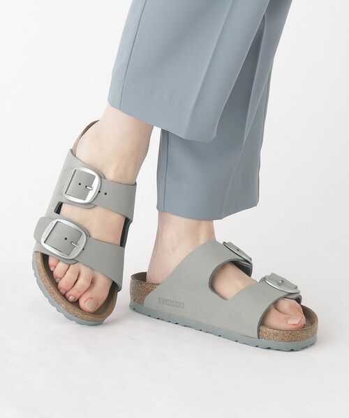 BIRKENSTOCK(ビルケンシュトック)の「【BIRKENSTOCK(ビルケンシュトック)】アリゾナ ビッグバックル ヌバックレザー(サンダル・レディース・グレー・30/40/45)」の2枚目の写真