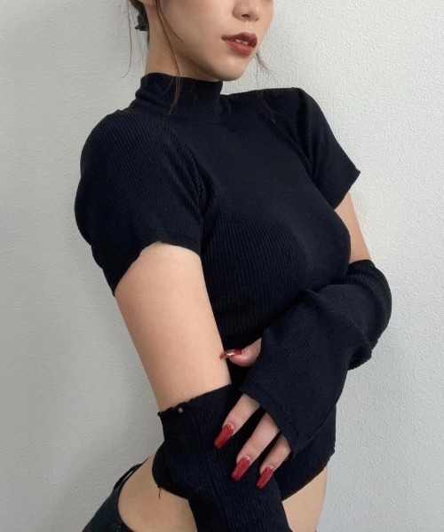 FIG&VIPER（フィグアンドバイパー）の「アームウォーマーボトルネックリブニットトップス（ニット/セーター・レディース・ブラック/パープル/ブラウン・FREE）」の2枚目の写真