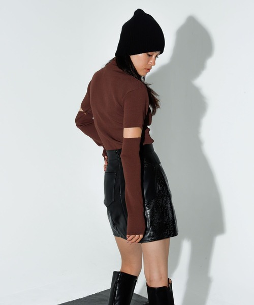 FIG&VIPER（フィグアンドバイパー）の「アームウォーマーボトルネックリブニットトップス（ニット/セーター・レディース・ブラック/パープル/ブラウン・FREE）」の17枚目の写真