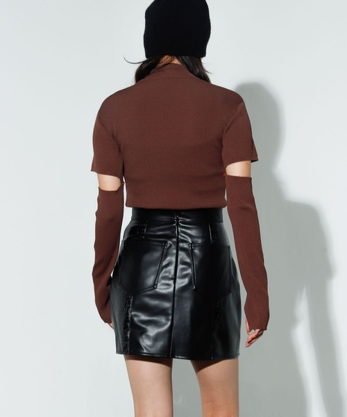 FIG&VIPER（フィグアンドバイパー）の「アームウォーマーボトルネックリブニットトップス（ニット/セーター・レディース・ブラック/パープル/ブラウン・FREE）」の16枚目の写真