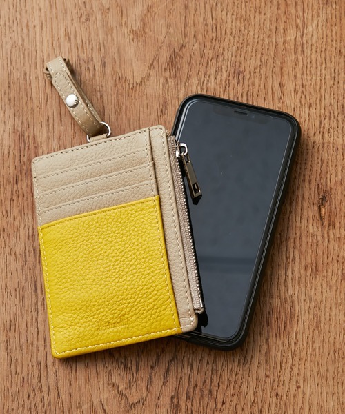 Actually（アクチュアリー）の「牛革 フラグメントケース ストラップ付き（財布・レディース・ブラック/シルバー×ゴールド/ラベンダー/イエロー・フリー）」の3枚目の写真