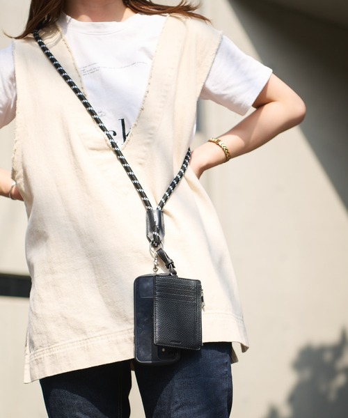 Actually（アクチュアリー）の「牛革 フラグメントケース ストラップ付き（財布・レディース・ブラック/シルバー×ゴールド/ラベンダー/イエロー・フリー）」の22枚目の写真