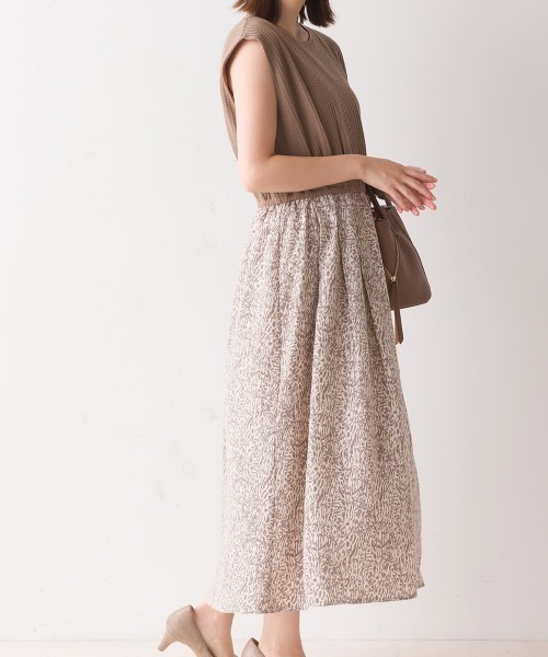 FURRY(ファーリー)の「かぎ針切替ロングワンピース(ワンピース・レディース・ベージュ/グレー・FREE)」の5枚目の写真