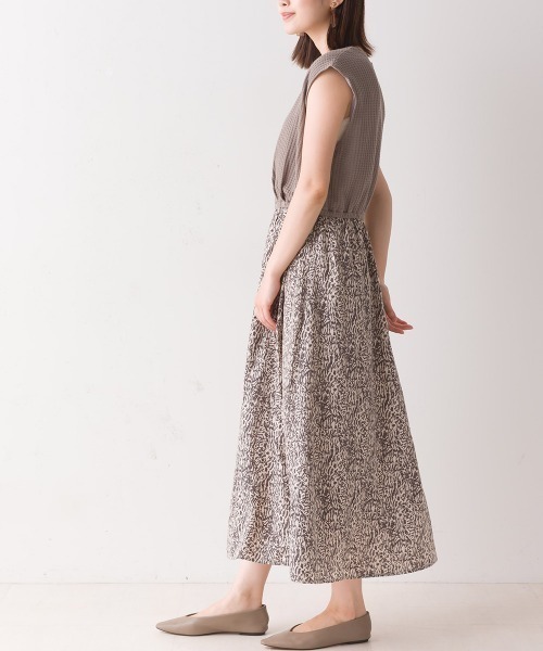 FURRY(ファーリー)の「かぎ針切替ロングワンピース(ワンピース・レディース・ベージュ/グレー・FREE)」の17枚目の写真